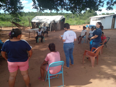 Indígenas da comunidade Laranjal recebem equipe da CRAS de Jardim